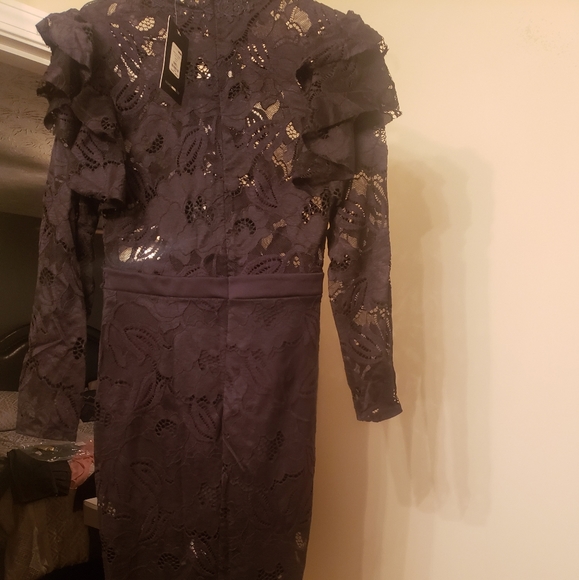 Dress shorts made onto the dress in the inside - Picture 2 of 3